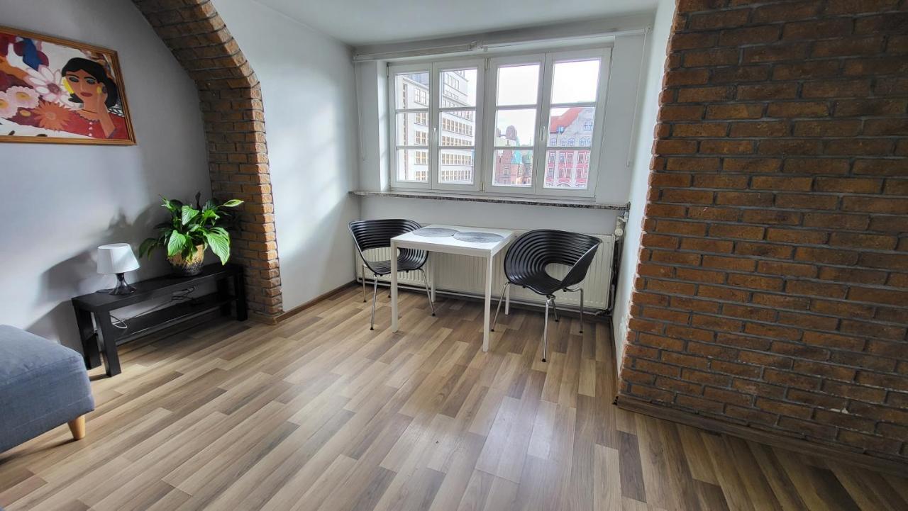 Prywatne Studio Dla 4 Osob Z Widokiem Na Rynek I Plac Solny! Breslavia Esterno foto